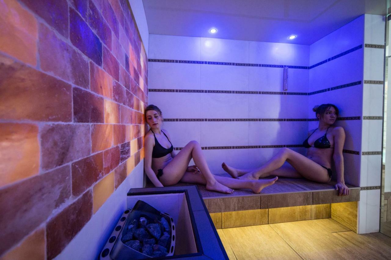 Boutique Bramante & 4* Urbania