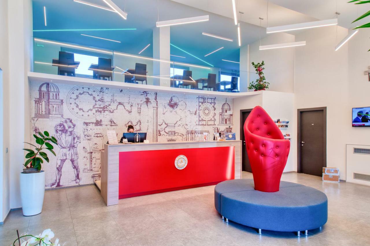 Hotel Boutique Bramante & 4*
