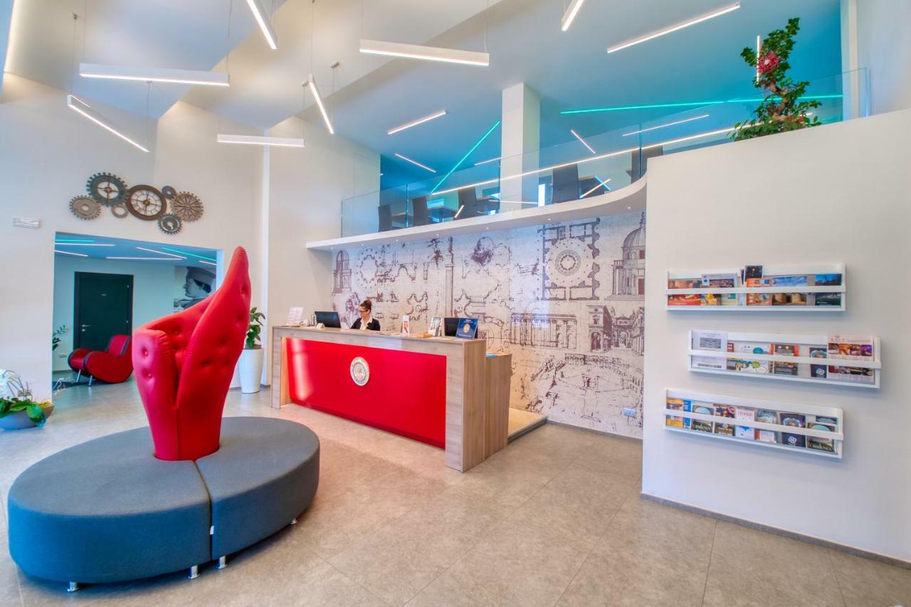 Hotel Boutique Bramante & 4*